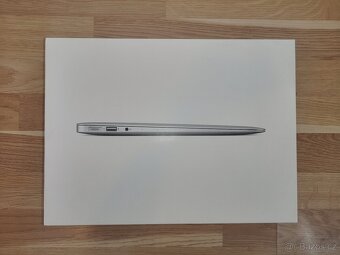 Apple MacBook Air Early 2015 - 4