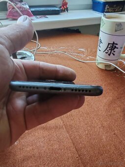Iphone 8 - 4