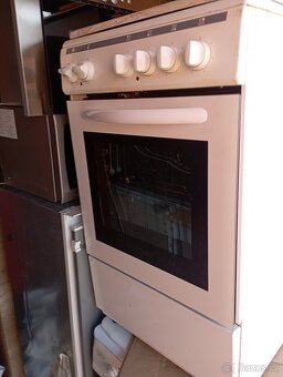 Prodám el.sporak 4 plotýnky - 4