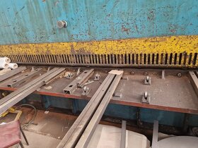 Tabulové nůžky CNTA 3150/16A - 4