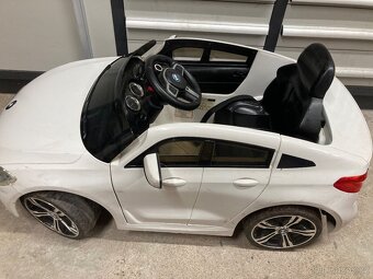 Elektricke auticko BMW - 4