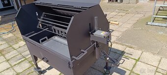 Multifunkční gril na selátko a kýtu - 4