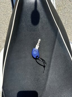 Piaggio Vespa 300GTS - 4