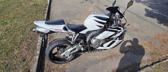 Honda Cbr 1000RR Fireblade - 4
