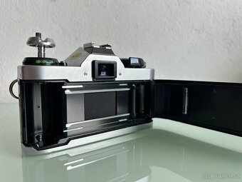 Canon AE-1 Program + Canon FD 50mm f/1.8 - 4