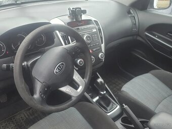 Kia Ceed - 4