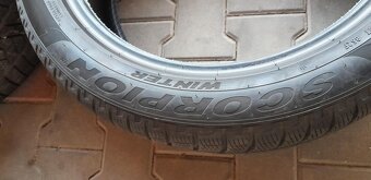 Prodám 4x zimní pneu 235/50R20 Pirelli Scorpion - 4