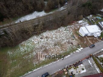Prodej pozemky pro bydlení, 725 m2 - Lomnice, ev.č. 00018 - 4