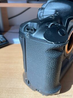 Canon Eos 1Ds mark II a další fotoaparáty - 4