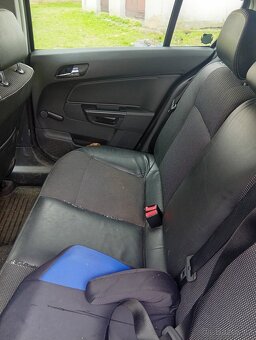 Opel Astra H. - 4