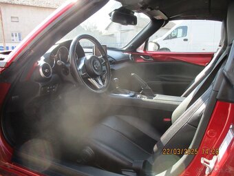 Mazda MX5 cabrio - 4