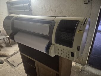 HP DesignJet T610 plus grafický monitor - 4