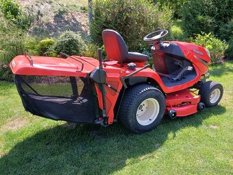 Zahradní traktor Kubota GR 2100 -II pohon kol 4x4 - 4