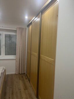 Skříň s posuvnými dveřmi - 4