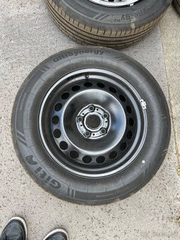 Originál VW kola 205/60 R16, nová - nájezd 300 km - 4