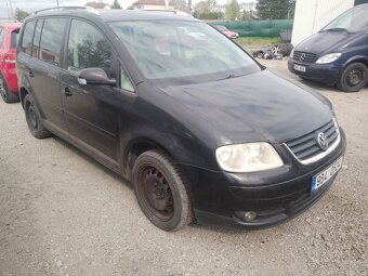 Volkswagen Touran - 4