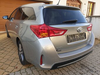 TOYOTA AURIS kombi 1,6i 97KW KAMERA 8xKOLA - 4