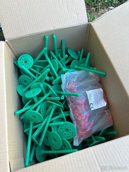 Trubka na podlahovku a fasádní hmoždinky - 4