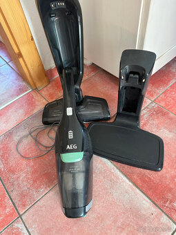 Bezsáčkový vysavač AEG CX7 - 4