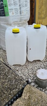 Plastové kanystry 20l - 4
