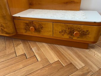 Toaletní stolek s taburetkou - 4