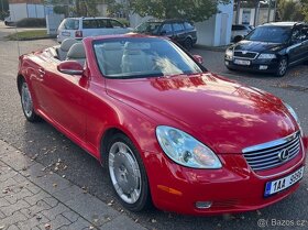 Lexus SC430. Rok 2003, nova STK motor V8 o objemu 4.3L, výko - 4