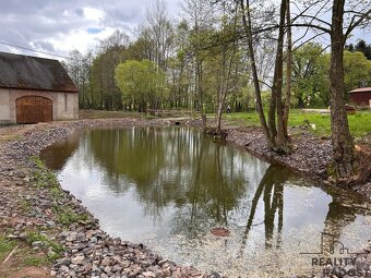 Prodej zemědělské usedlosti 895 m², pozemek 451 434 m2 - 4