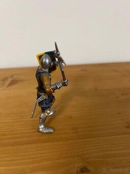 Schleich rytíř s kladivem - 4
