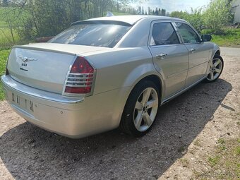 // CHRYSLER 300C SEDAN 3.0 CRD 2008 // DÍLY - 4