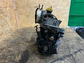 HOLÝ MOTOR 1.5 DCI 9K9 J750 - 4