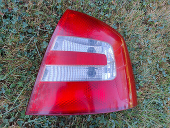 Pravé zadní světlo-originál Škoda Octavia 2 - 4