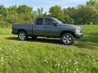 DODGE RAM 5.7 HEMI V8 4x4 - 4