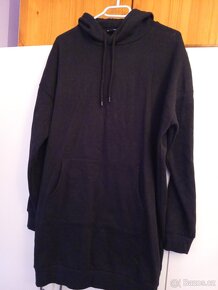Černá oversized mikina/šaty s kapucí - 4