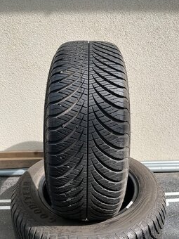 Pneumatiky Good Year Vector 4 Seasons 215/60R16 95V - 4