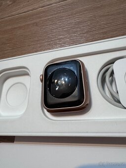 Apple Watch SE - 4