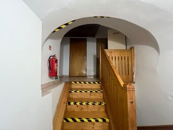 prodám dvougenerační RD vhodný na bydlení i na podnikání - 4