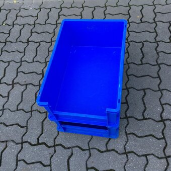 40cm x 60cm Velke Stohovacie plastove bedne do dielne skladu - 4