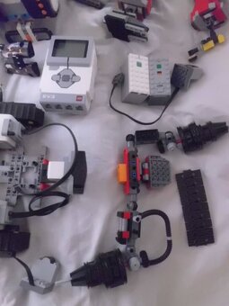 Velké množství LEGO A ROBOTI - MINDSTORMS / EV3 - LEGO BOOST - 4