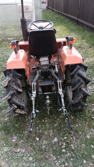 KUBOTA B1400 - 4