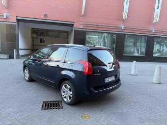 Peugeot 5008 1.6 115 kw NEJVYŠŠÍ VÝBAVA 7 míst - 4