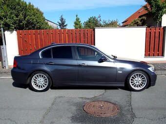 206000km BMW 330i e90 MANUÁL 190kW vybavené, nehavarované - 4