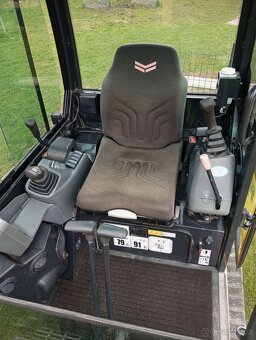 Minibagr Yanmar SV18 - 4
