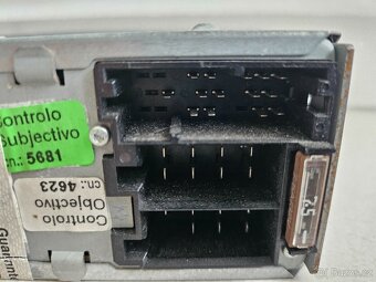 SMART RADIO S - 0013413 V007 C59Z - chybí tlačítko - autorád - 4
