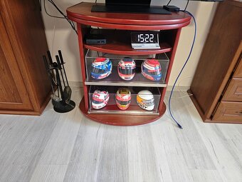 Prodám helmy 1:2 pilotů Ferrari - 4