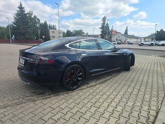 Tesla model s Free Supercharger - 4