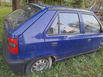 Prodám Škoda felicie rok 1998, 1.3 MPI na náhradní díly - 4