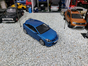 model auta Opel Astra H OPC 2006 Otto mobile 1:18 - 4