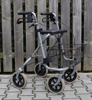 Čtyřkolové chodítko - 4