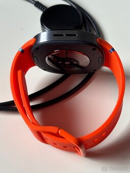 Samsung Galaxy Watch 8 40mm, Orange & Silver - 4