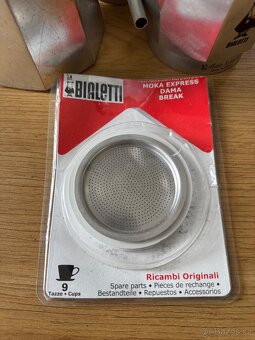 BIALETTI Moka Express - 6 (300 ml) - 4